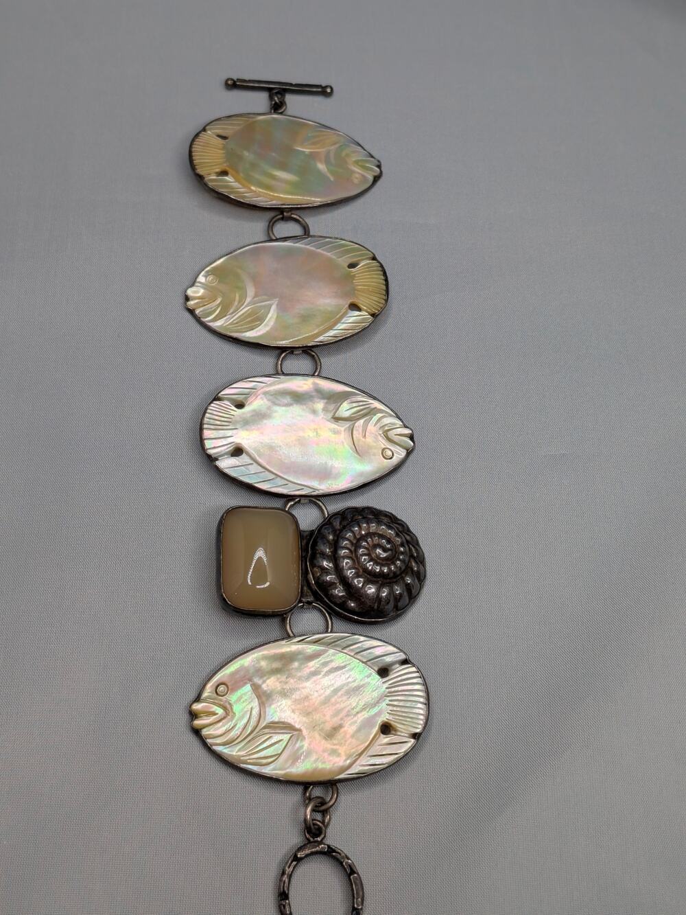 AMY KHAN RUSSELL MOTHER OF PEARL SHELL STERLING SILVER LINK BRACELET 7 IN.